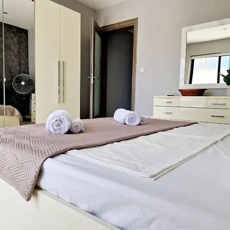 Soul Dive World Penthouse Homestay Saint Julian's